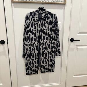 Tahari Coatigan animal print medium